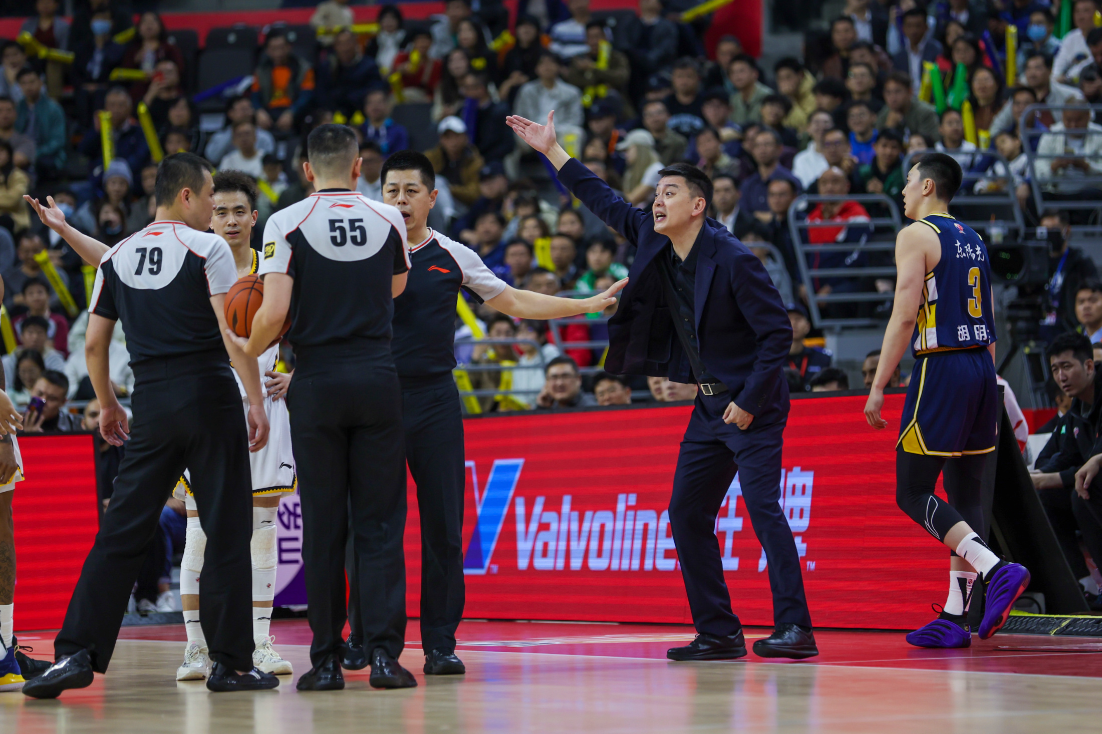 包含CBA常规赛今夜再迎强敌，丹佛掘金遗憾出局，主帅态度——底气十足，球队文化再被提及的词条